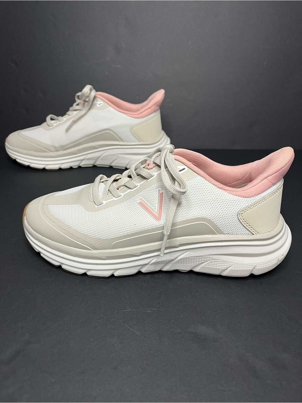 NWOB Vionic Walk Max Sneakers - Size 8.5 Wide